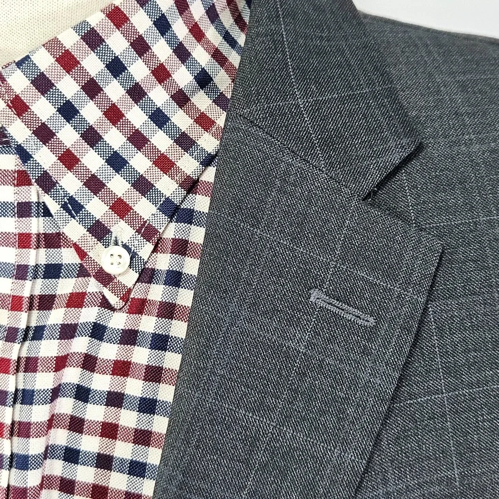 Tommy Hilfiger Men's Sport Coat Blazer Two Button Gray Plaid Wool Blend Size 44R